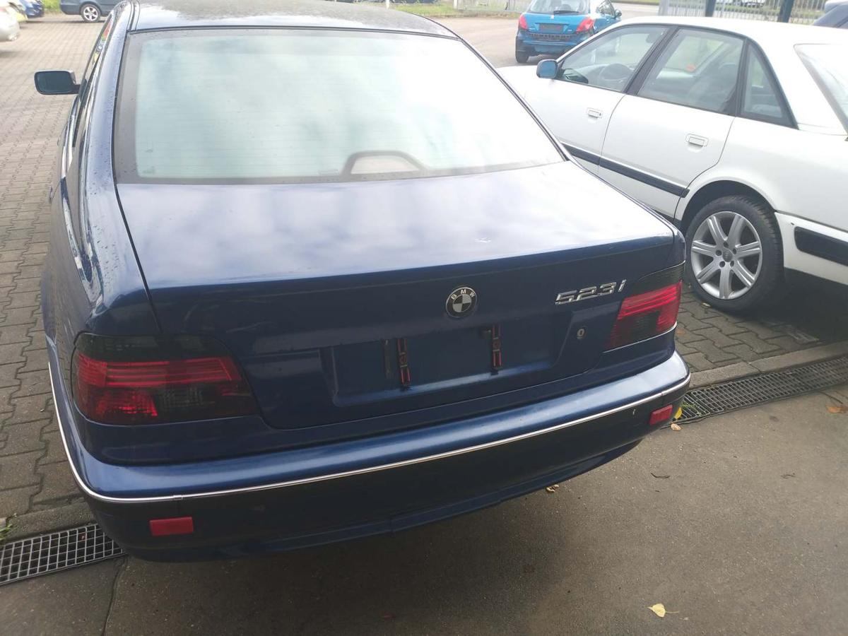 BMW 5er E39 original Stoßstange Stossfänger hinten Limousine 276 Avusblau Bj.1997